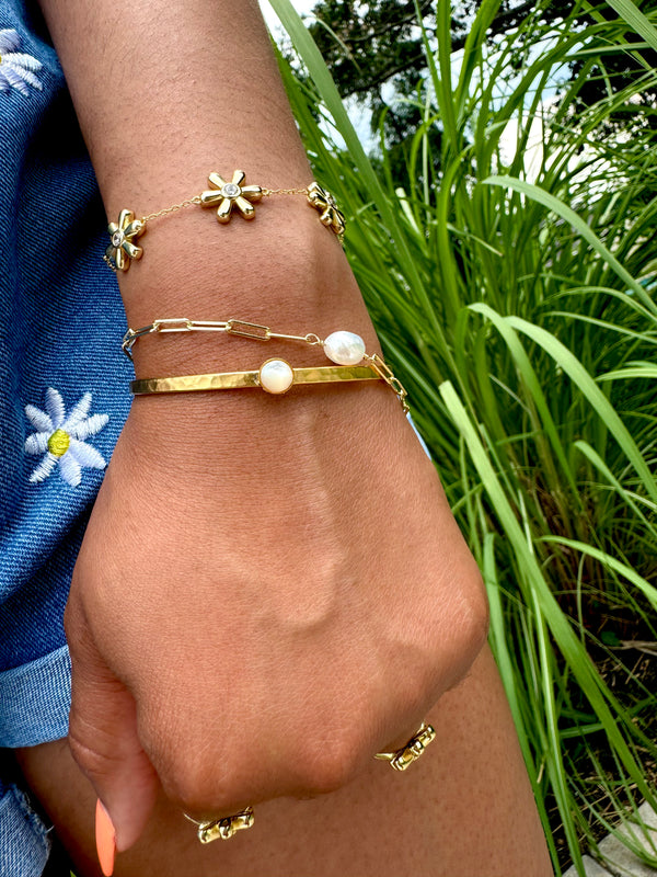 Miss Daisy Cuff